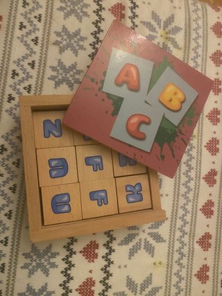 Caja de aprendizaje letras de madera