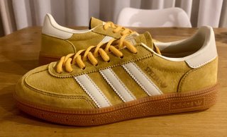 Zapatillas Adidas Amarillas y Blancas