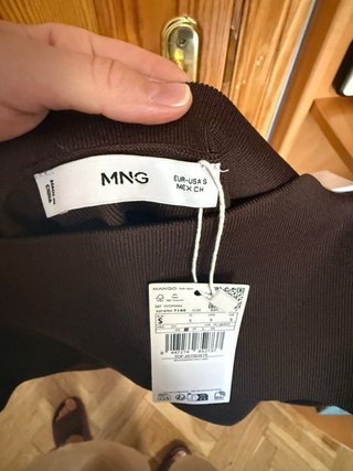 Top hombros descubiertos Mango