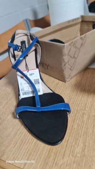 Zapatos de tacón Zara negros y azules talla 40