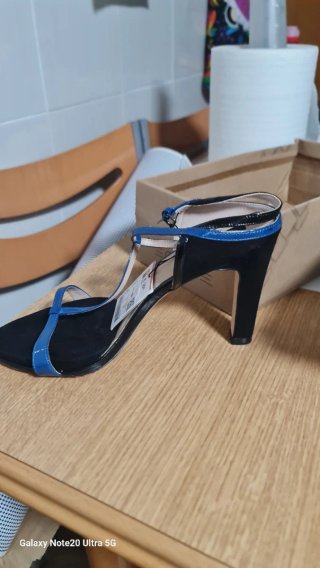 Zapatos de tacón Zara negros y azules talla 40