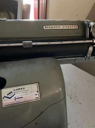Máquina de escribir Hispano Olivetti Lexicon 80