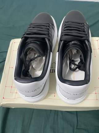 Zapatillas Alexander McQueen Negras y Blancas