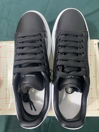 Zapatillas Alexander McQueen Negras y Blancas