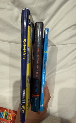 Libros infantil, juvenil. Superbruja, chef, pirata