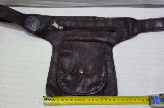 Riñonera de cuero marrón