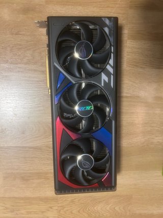 3 4090 sin chip ni vram
