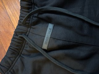 Essentials Shorts Negros