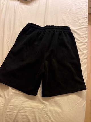Pantalones cortos negros con corazón