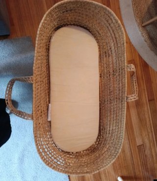 Moisés mimbre y madera