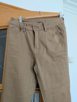 Pantalón vaquero mujer beige