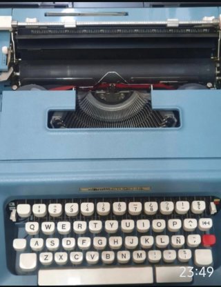 Máquina de escribir Olivetti Studio 46