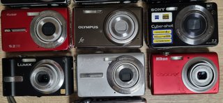 Consegna di fotocamere digitali compatte per ricambi