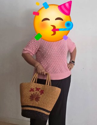 Bolso de rafia con flores