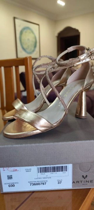 Zapatos de tacón Martinelli dorados