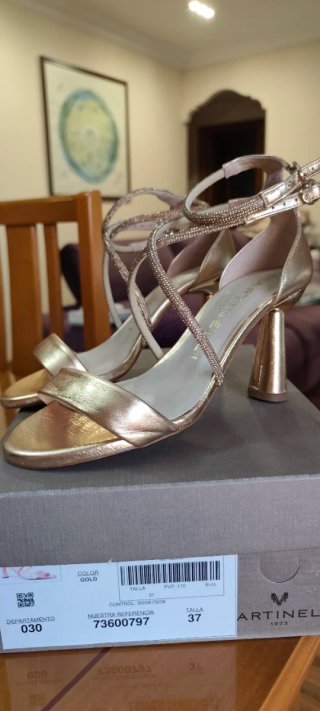 Zapatos de tacón Martinelli dorados