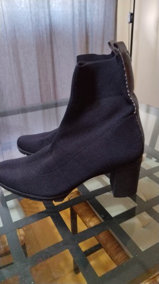 4 pares de botines talla 39 y 40 5€ c/u