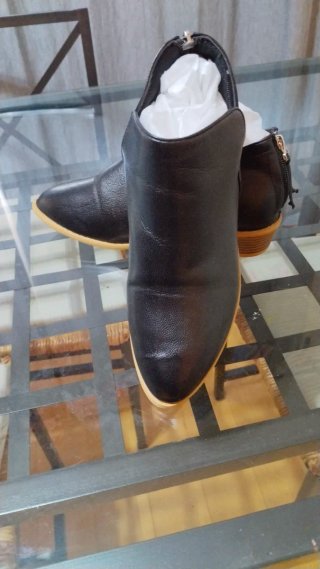 4 pares de botines talla 39 y 40 5€ c/u