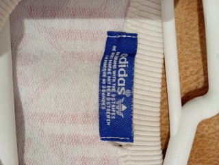 Camiseta Larga Adidas Estampado Geométrico