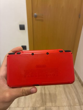 Nintendo 2DS XL Edizione Poké Ball