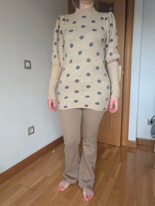 Jersey mujer beige con lunares negros