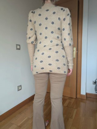 Jersey mujer beige con lunares negros