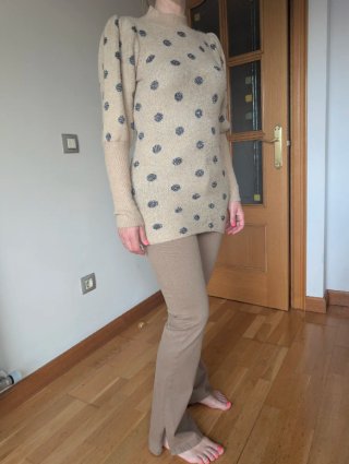 Jersey mujer beige con lunares negros