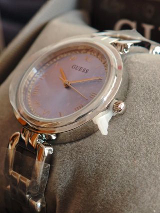 Reloj Guess Millie.