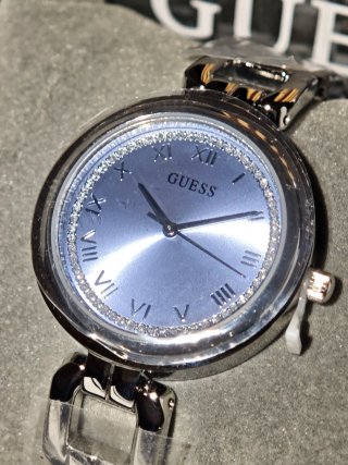 Reloj Guess Millie.