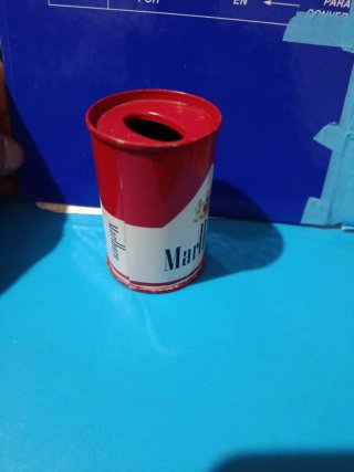 Lata Marlboro