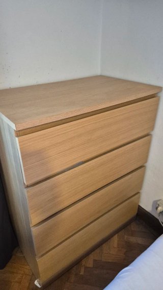 Cómoda 4 cajones Ikea Malm.