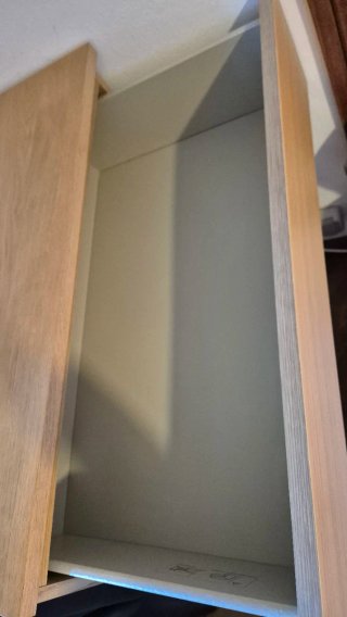 Cómoda 4 cajones Ikea Malm.