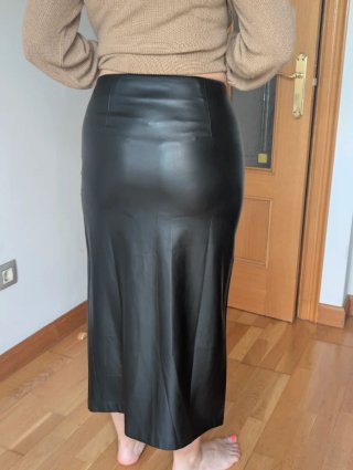 Falda larga polipiel negra