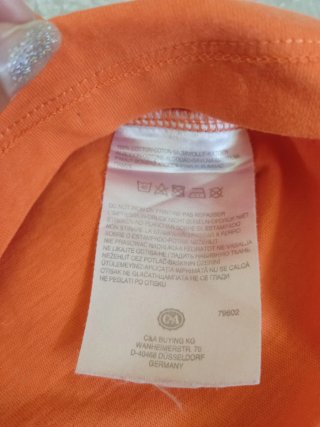 Camiseta naranja "Secret Island" Yessica (C&A)