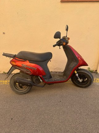 Piaggio Typhoon Roja