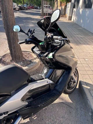 Kymco Scoting 500 Maxi Scooter Negra 50.000 km