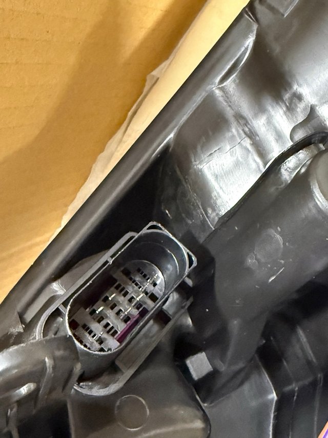 Faro Derecho HELLA 1ZS 009 250-801 para Ford Galax