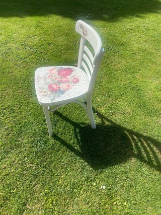 Sedia Thonet Bianca con Design Floreale