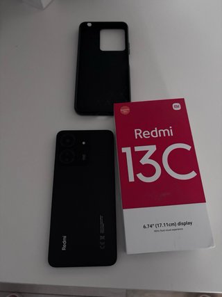 Xiaomi Redmi 13C con funda y caja