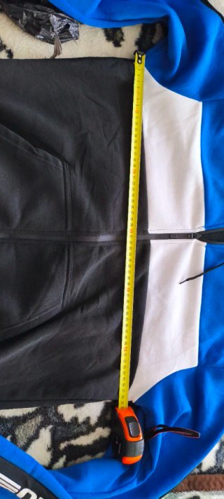 Sudadera con cremallera y capucha