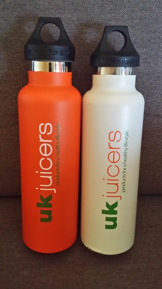 2 HYDRO FLASK UK JUICERS 21 Oz Naranja y Blanco
