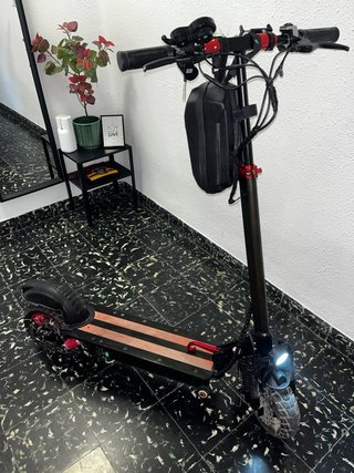 Patinete Eléctrico con Bolsa y Llave