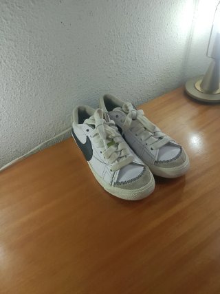 Nike Bambas Blancas y Negras
