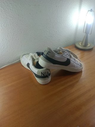 Nike Bambas Blancas y Negras