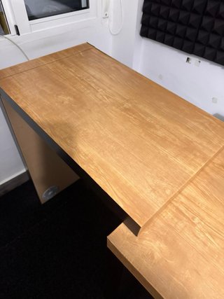 Escritorio madera de bambú.