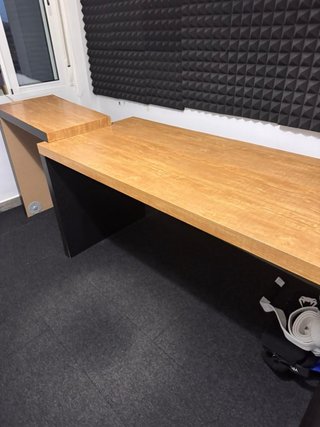 Escritorio madera de bambú.