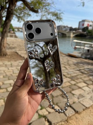 Funda iPhone 17 Pro Max Corazones Plateados