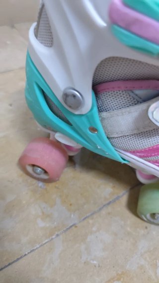 Patines 4 Ruedas con Luces y Casco