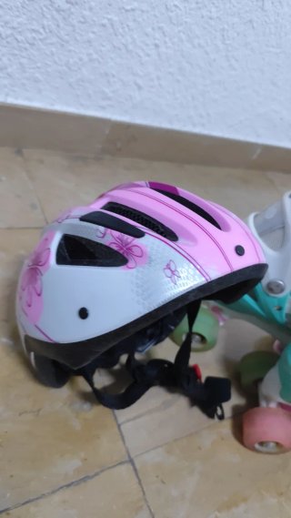 Patines 4 Ruedas con Luces y Casco