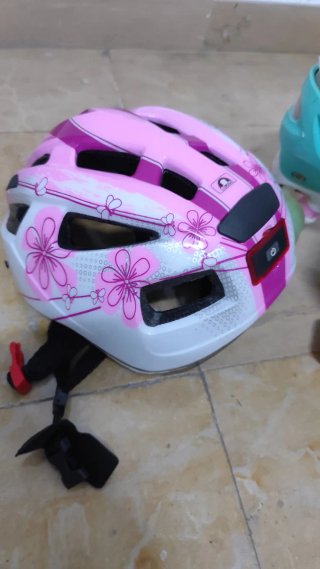 Patines 4 Ruedas con Luces y Casco